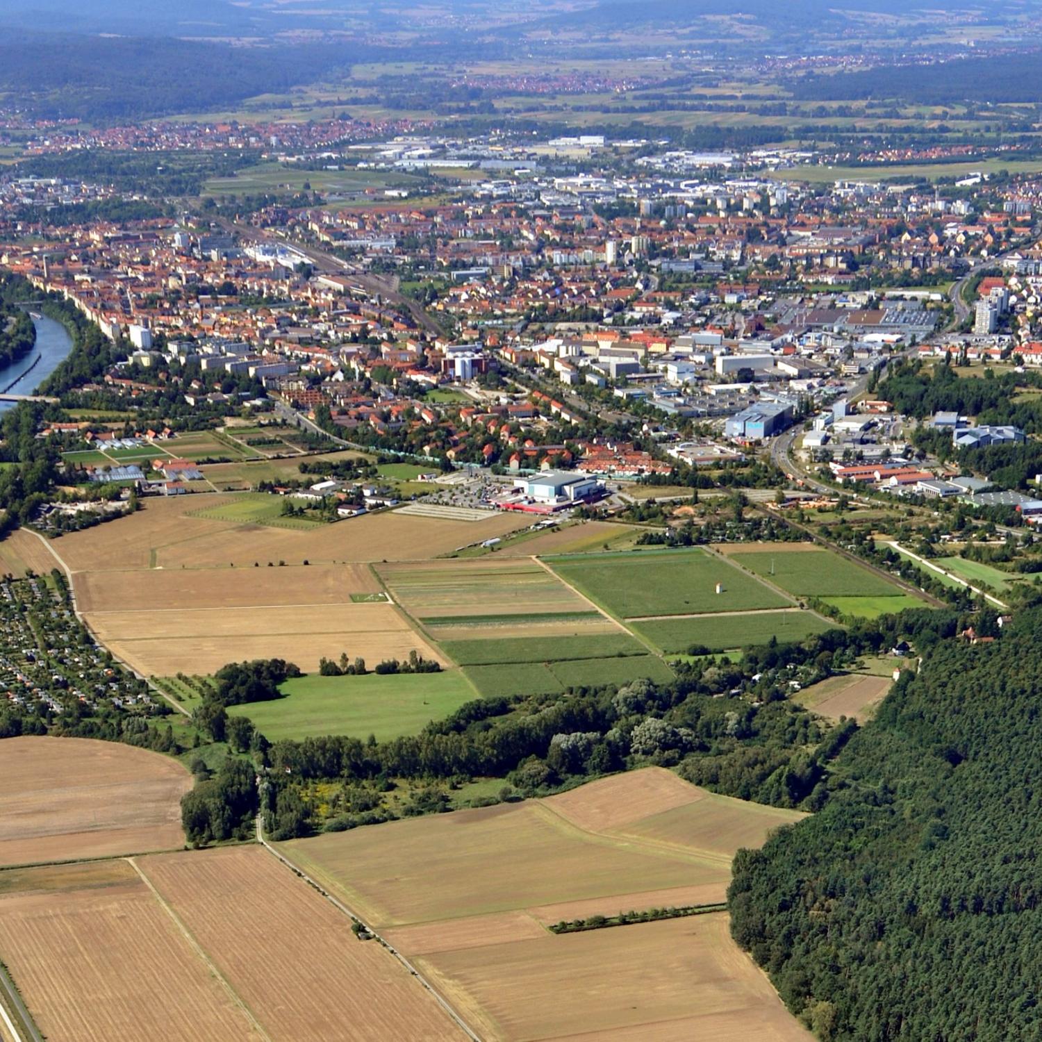 001_Bamberg und die Wunderburg von der Südseite (März 2003)