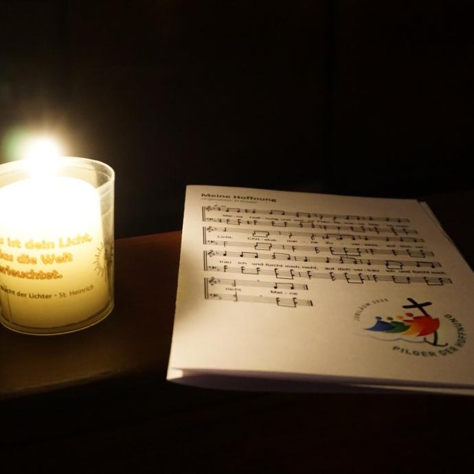 „Meine Hoffnung und meine Freude“: Eines der Taizé-Lieder, die bei der „Nacht der Lieder“ gesungen wurden.