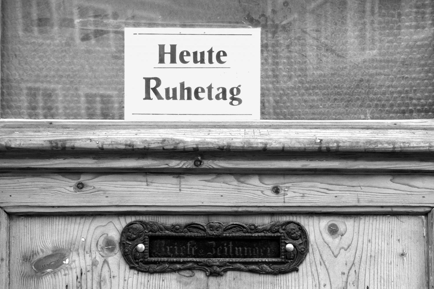 19382_heute_ruhetag_sw_by_peter_weidemann