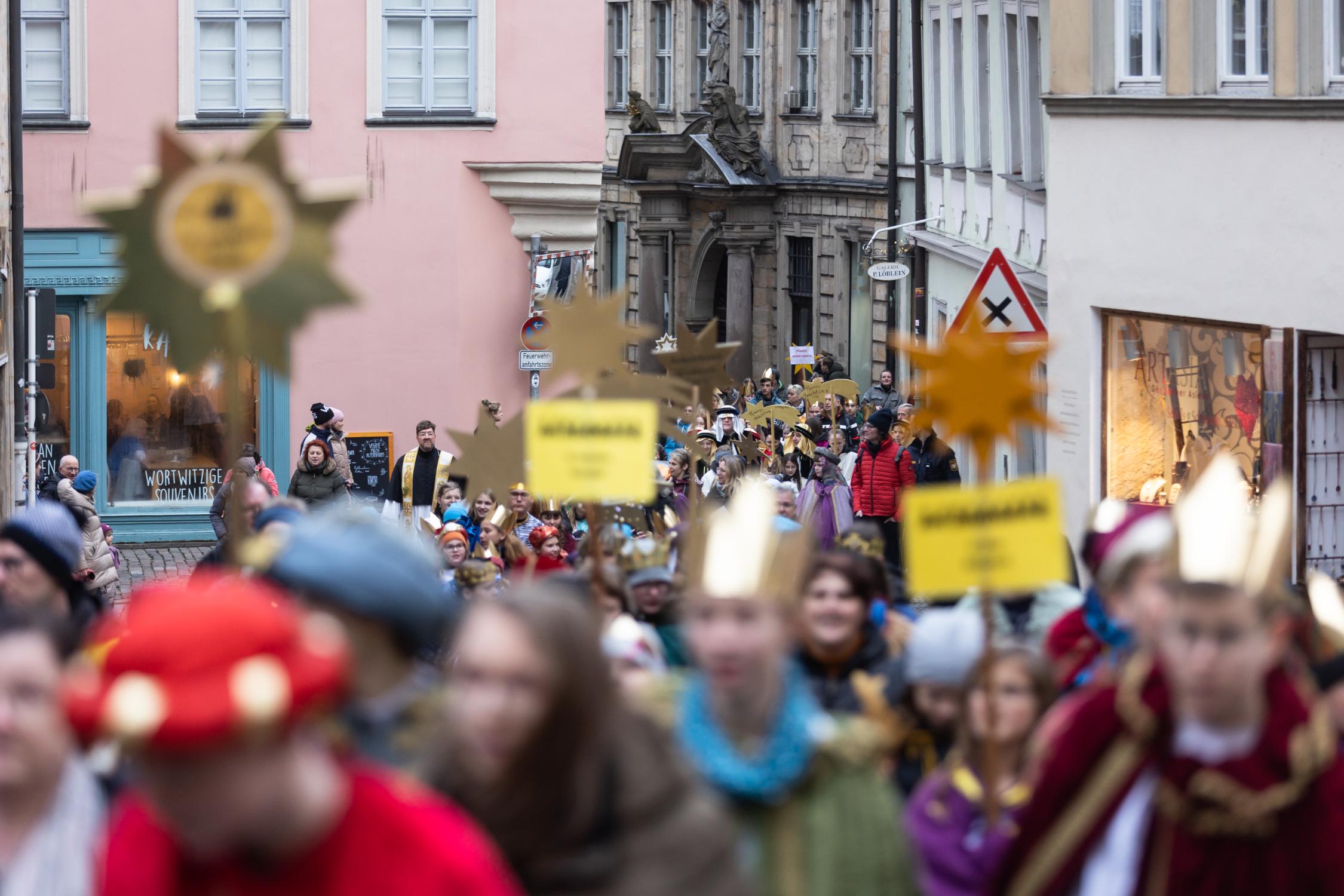 Aussendung Sternsinger Dreikönigssingen 2022