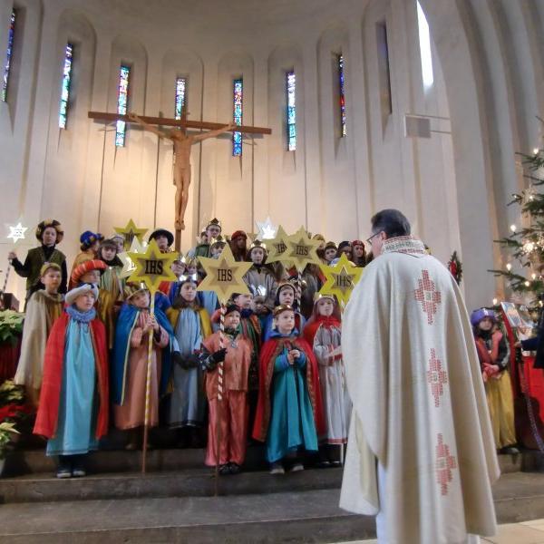 Aussendung der Sternsinger 2015