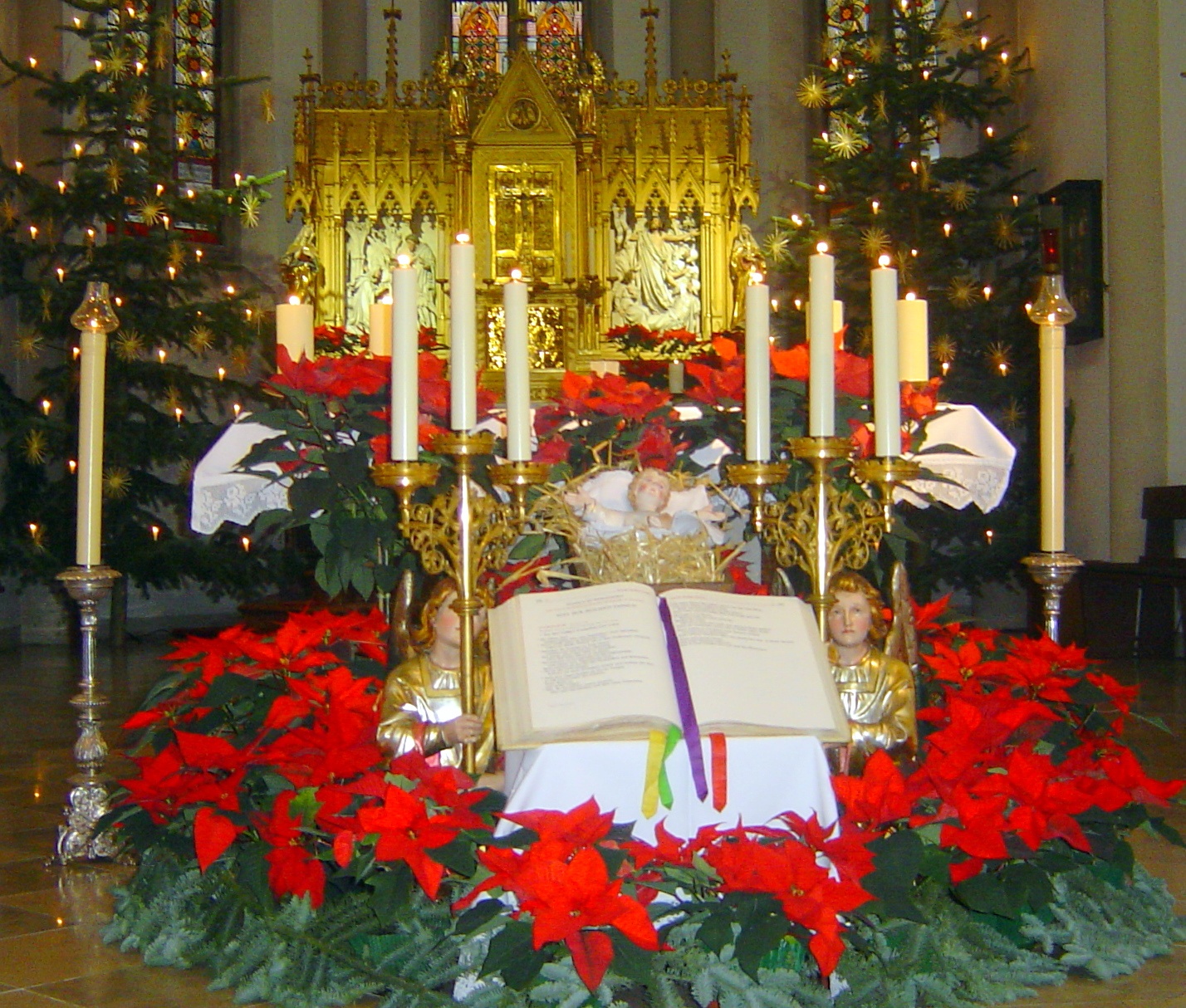 Krippe in der Kirche Maria Hilfr