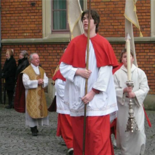 Der Einzug in Gottesdienst - Bild 1