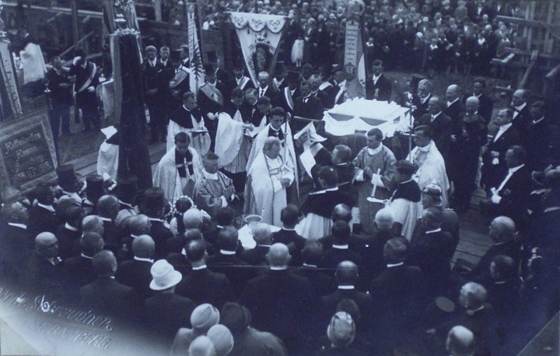 Pfarreigeschichte 1920-29, Grundsteinlegung