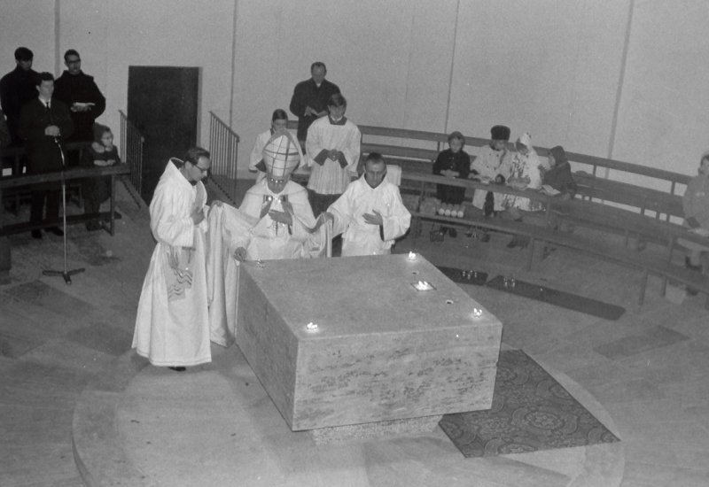 Pfarreigeschichte 1960-69, Altarweihe