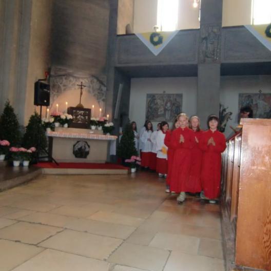 2010--AUFNAHMEGOTTESDIENST--KIRCHE--MINIS